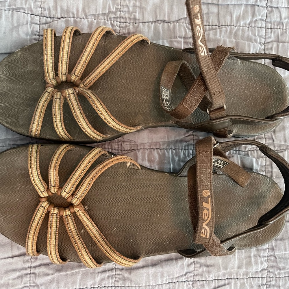 Teva Size 8 Sandals. Neutral Colors. Good condition.